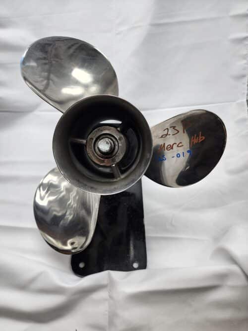 Used Mercury Vengeance 13.75 x 23" 3 Blade Stainless Steel.