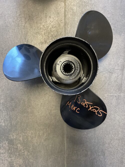 Used 13.25 X 25 3 Blade Aluminum, Mercury 48-75784-25