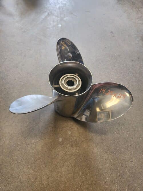 Used 14.25 X 25 3 Blade Stainless Steel, Mercury Proteste1