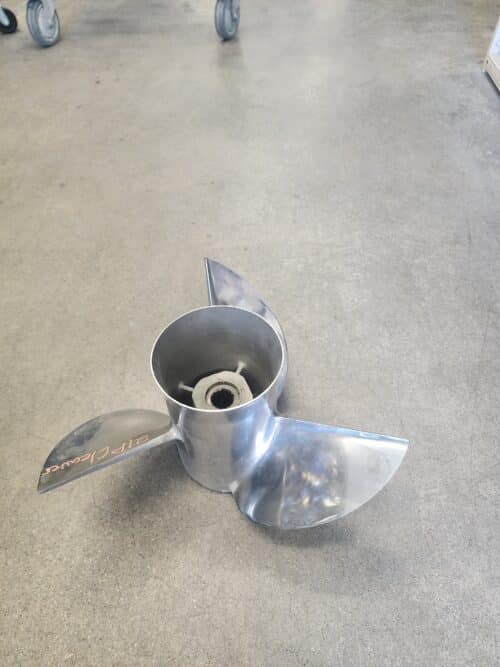 Used 15 X 21 3 Blade Stainless Steel, Quicksilver 48-89802, clever