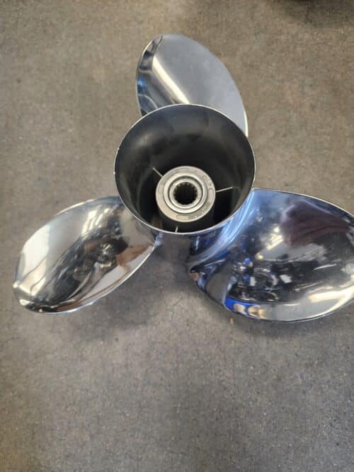 Reconditioned 15.75 X 15 3 Blade Stainless Steel, Right Hand, Mercury Mirage, 48-19838