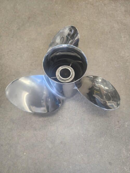 Reconditioned 15 X 17 3 Blade Stainless Steel, Voyager Voyager, left hand