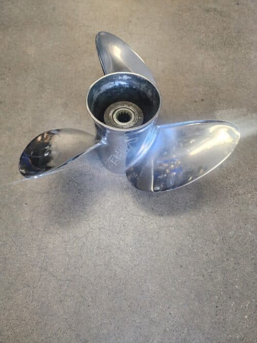 Reconditioned 13.9 X 17 3 Blade Stainless Steel, Right Hand, Evinrude Viper